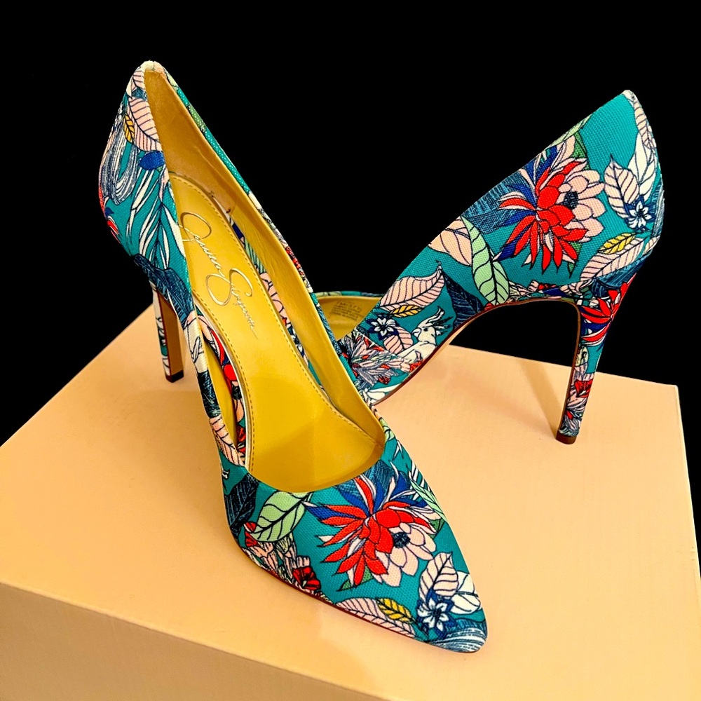 Flirty Floral Women’s Pump